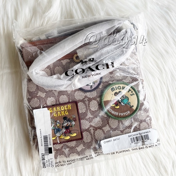 NWT Disney Coach Kitt Messenger Crossbody in Signature Textile Jacquard - Picture 2 of 5